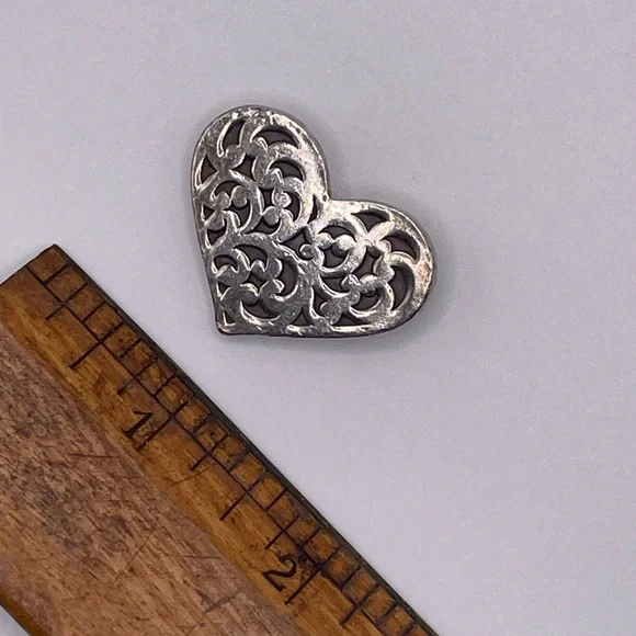 Lois Hill Heart Pin - Picture 3 of 4